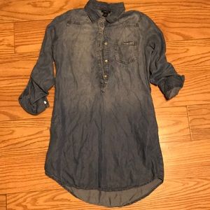 A very cute denim dress!